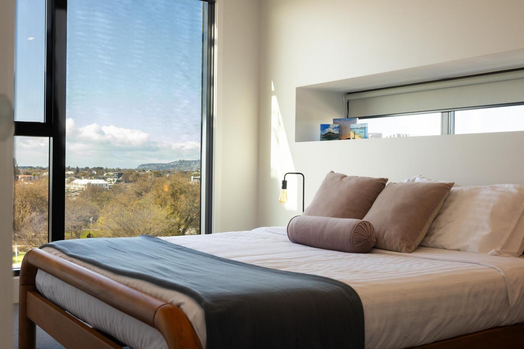 Luxury 2 Bedroom Cbd Apartment With Free Parking Christchurch Bagian luar foto