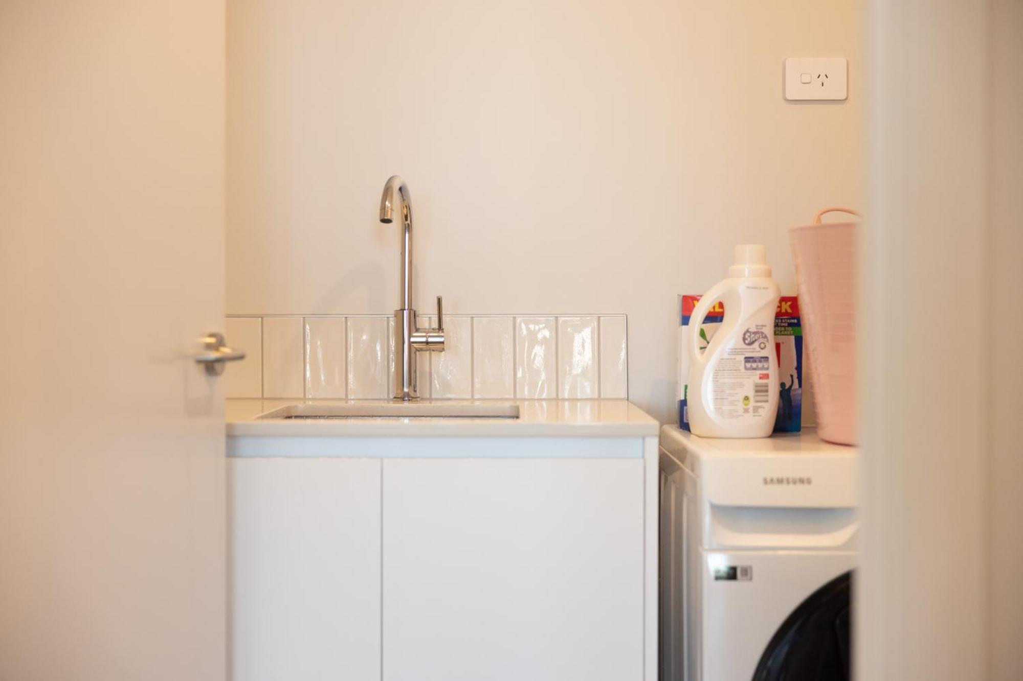 Luxury 2 Bedroom Cbd Apartment With Free Parking Christchurch Bagian luar foto