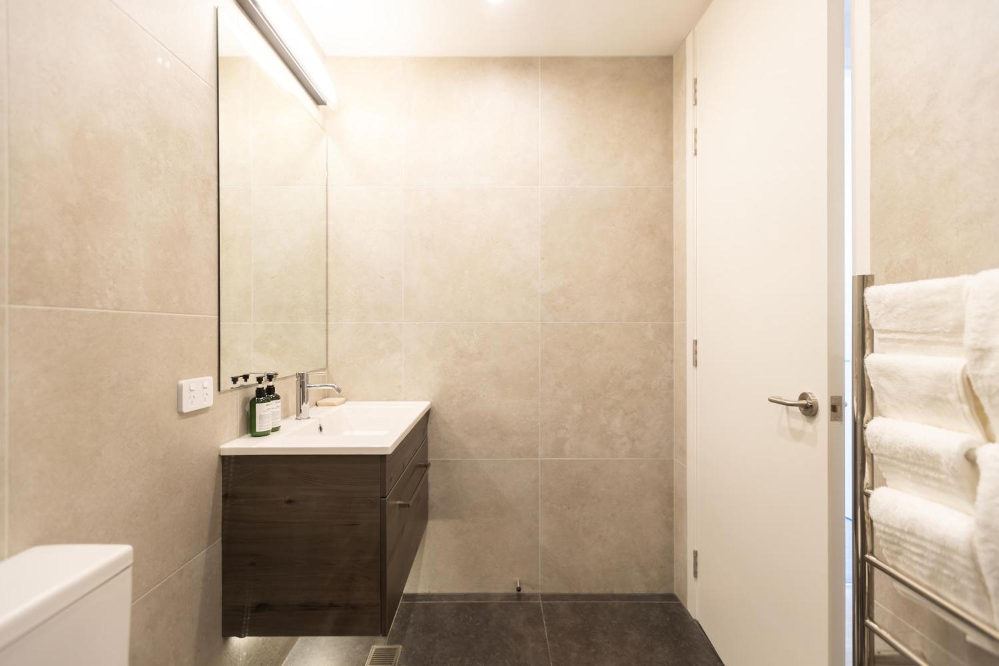 Luxury 2 Bedroom Cbd Apartment With Free Parking Christchurch Bagian luar foto