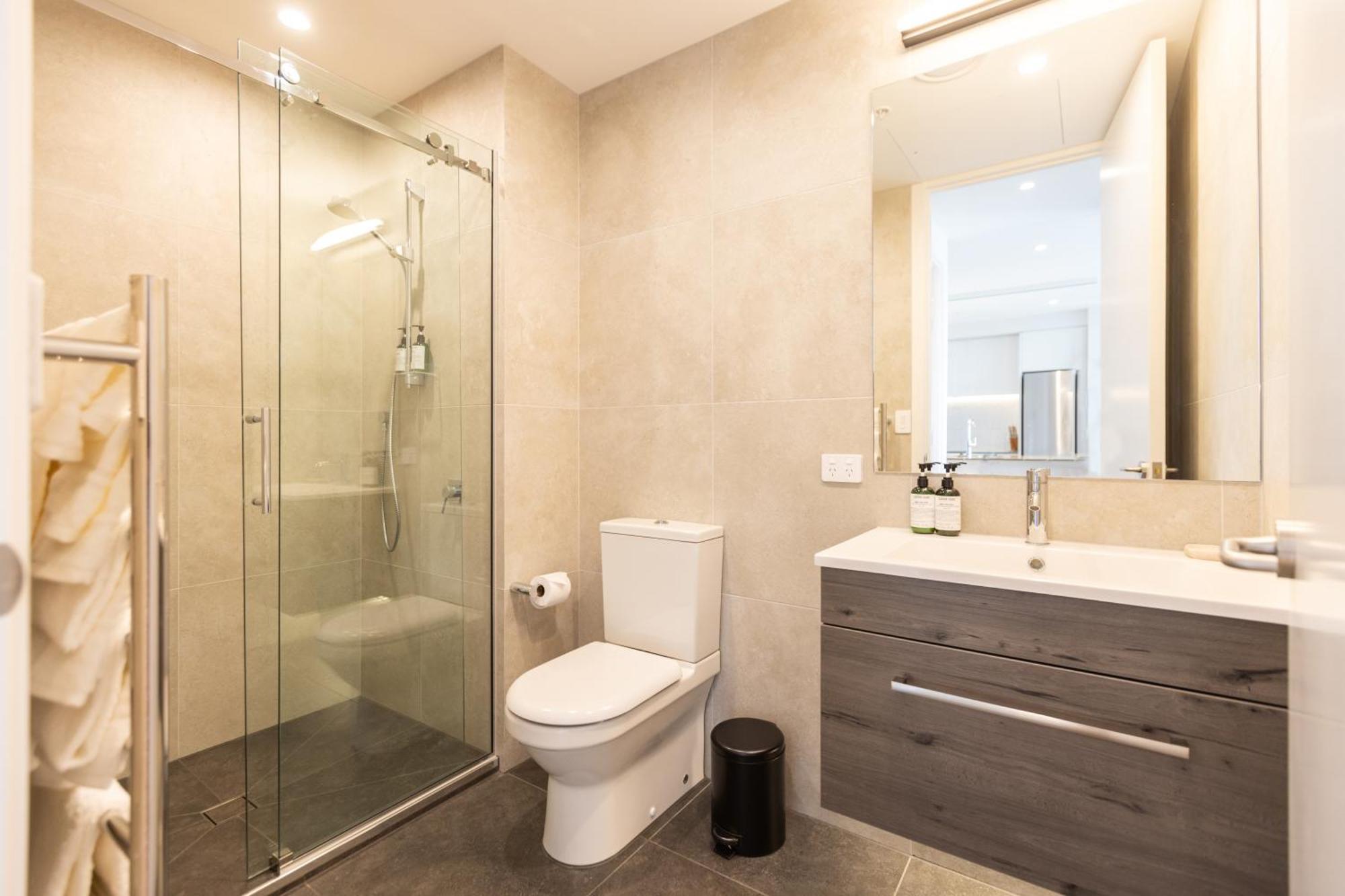 Luxury 2 Bedroom Cbd Apartment With Free Parking Christchurch Bagian luar foto