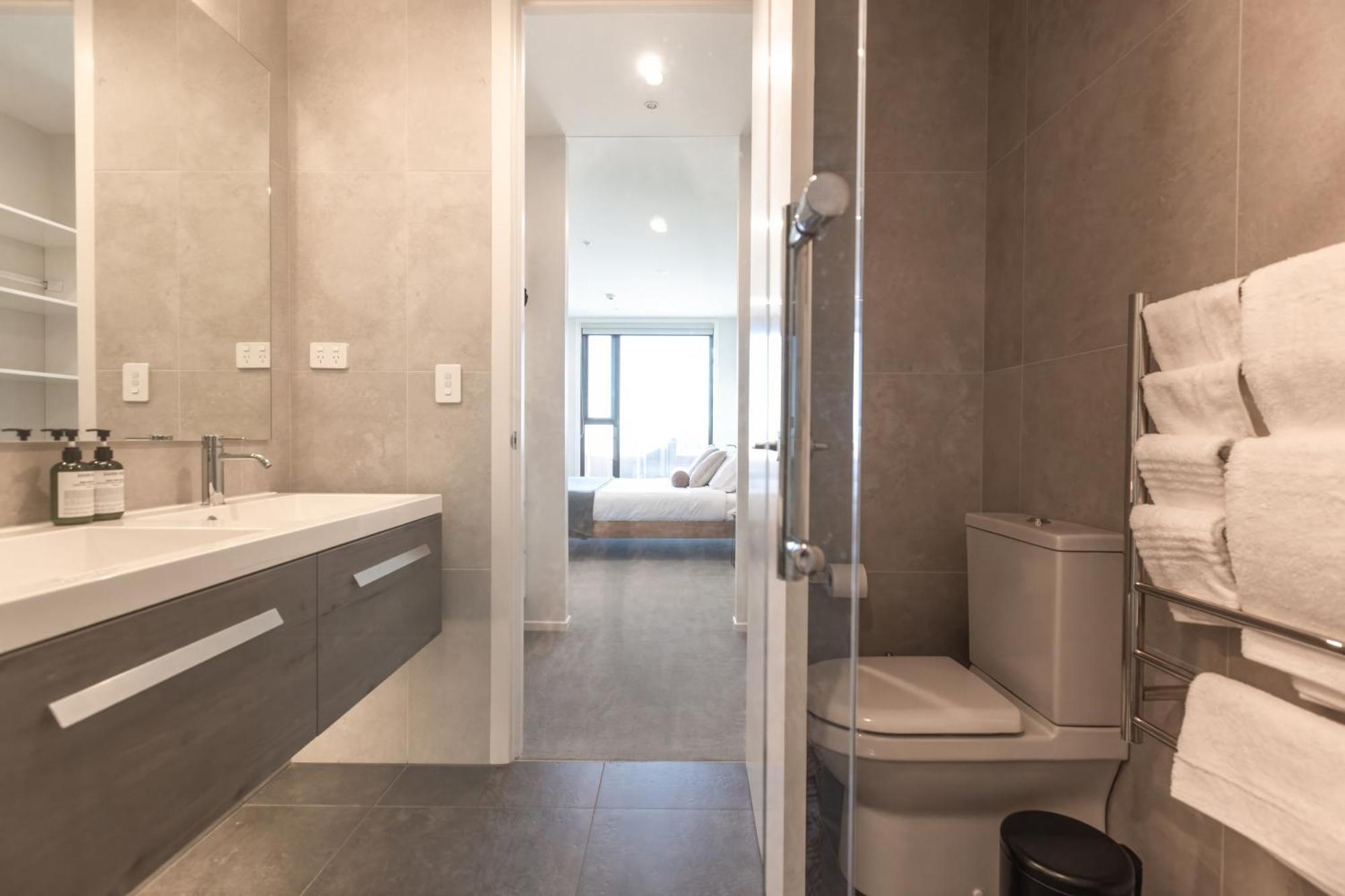 Luxury 2 Bedroom Cbd Apartment With Free Parking Christchurch Bagian luar foto
